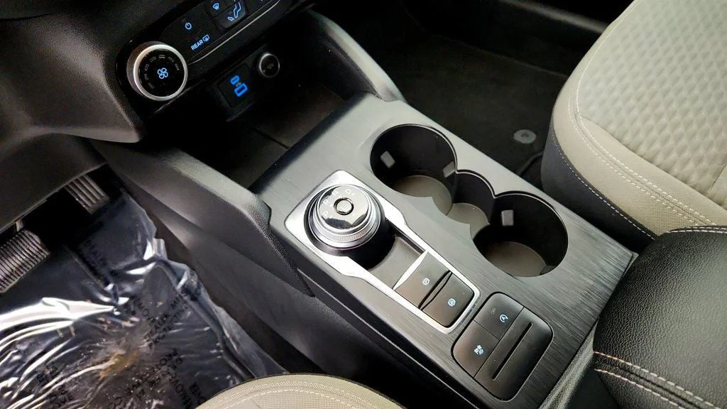 Used 2021 Oxford White Ford SE AWD image 16