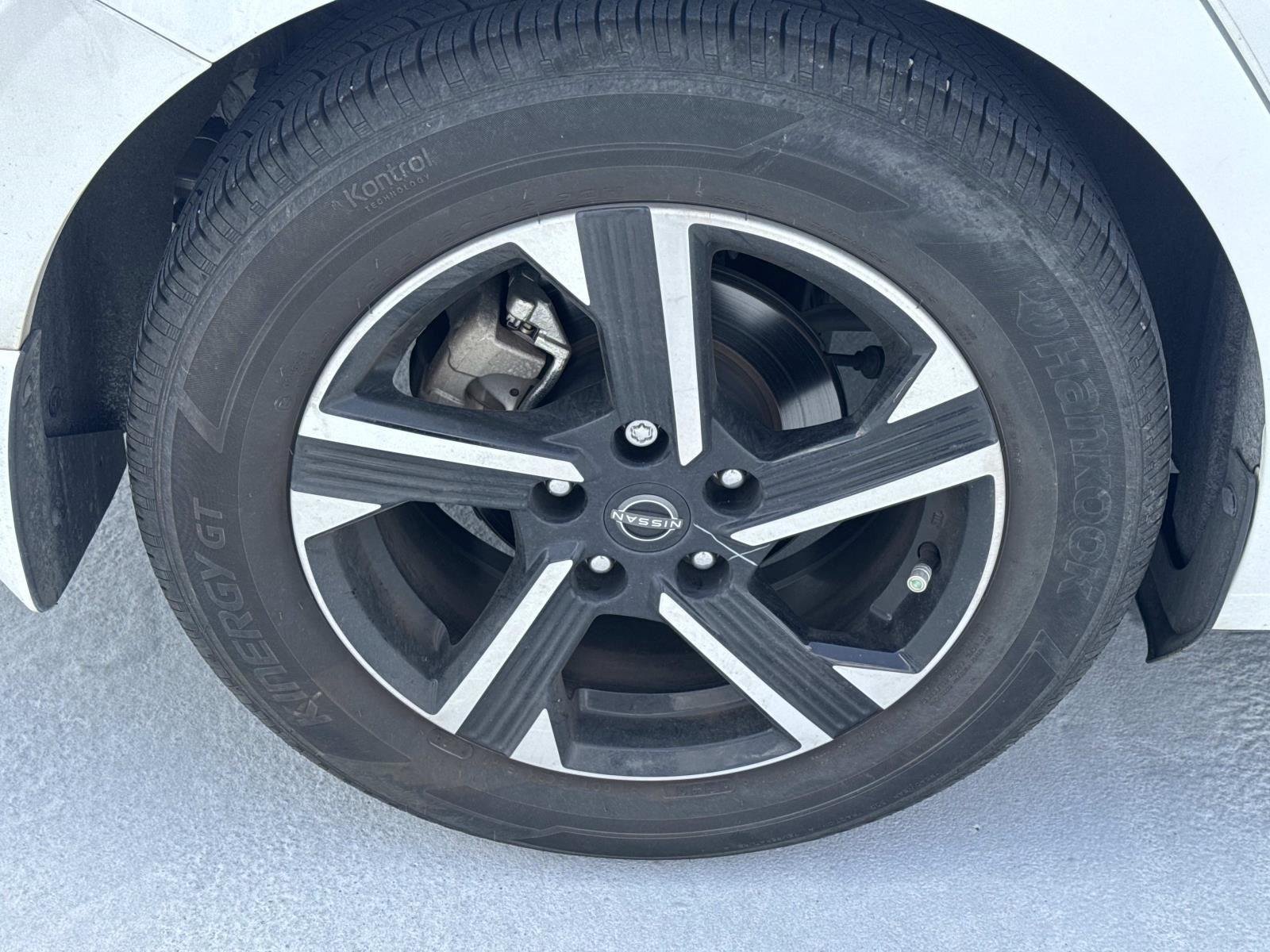Used 2025 Aspen White Tricoat Nissan SV image 7