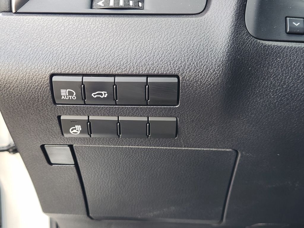 Used 2016 Silver Lexus 350 PREMIUM image 22