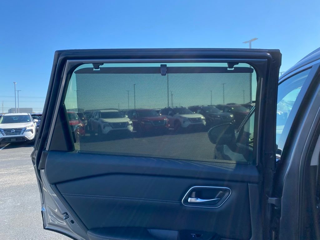 2026 Nissan Rogue Platinum - Photo 17