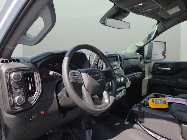 2026 GMC Sierra 3500HD Pro - Photo 4