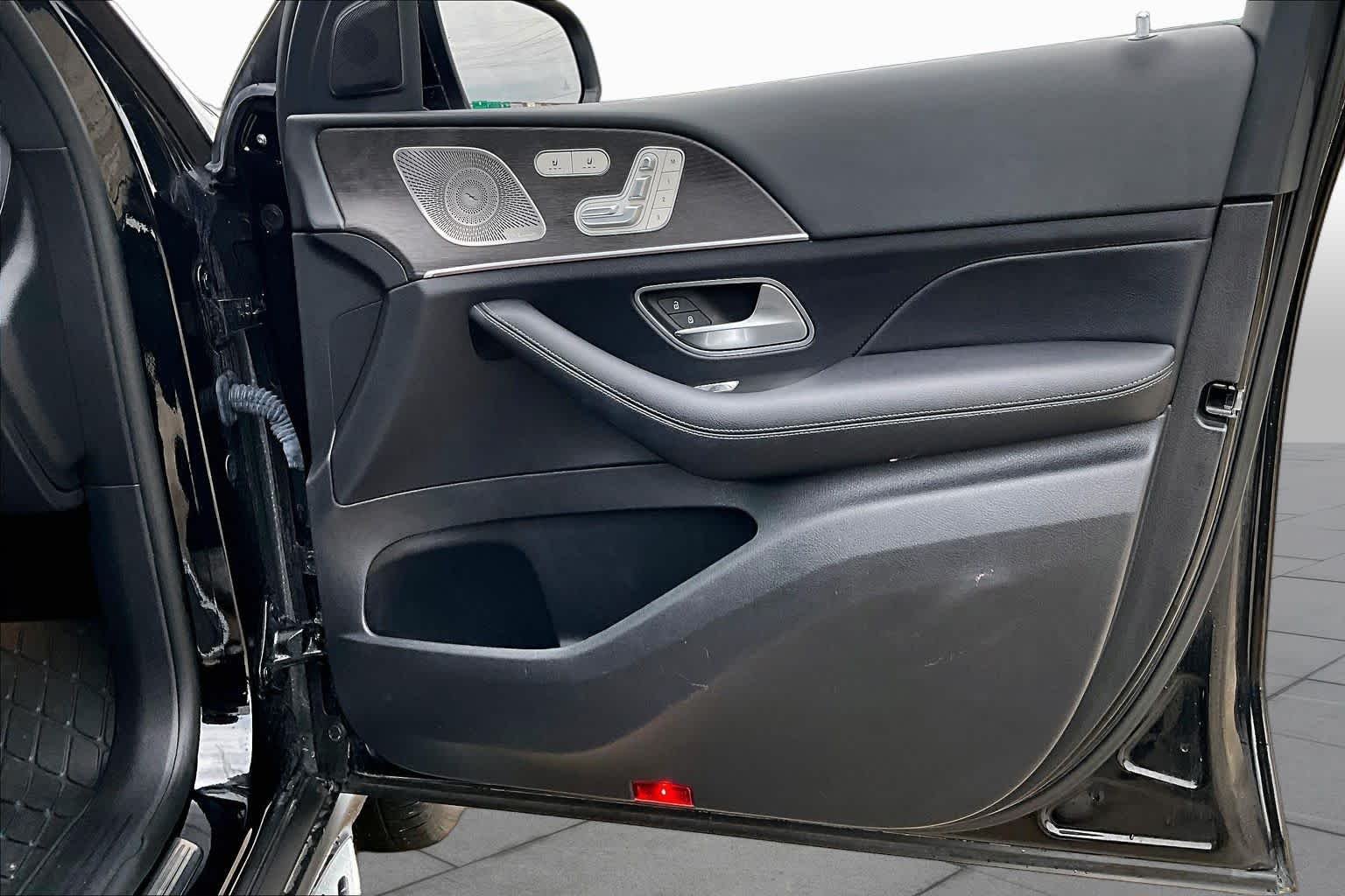 Used 2022 Black Mercedes-Benz GLS 450 image 23