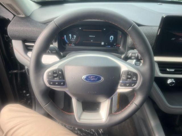 New 2026 Agate Black Metallic Ford Active image 13
