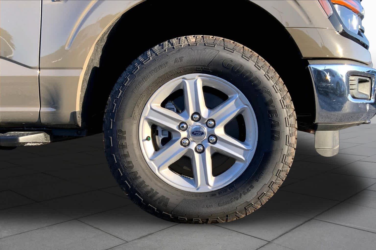 New 2026 Marsh Gray Ford XLT image 8