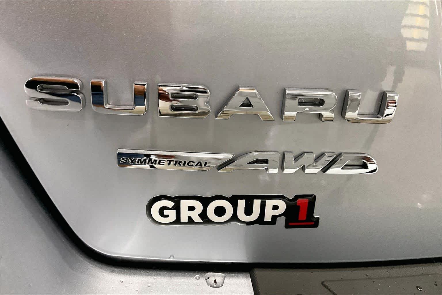 Used 2017 Ice Silver Metallic Subaru Limited image 31