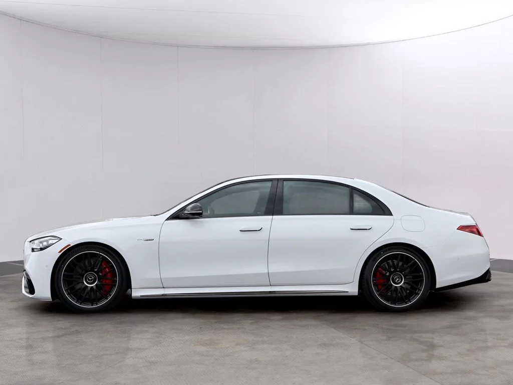 New 2025 MANUFAKTUR Moonlight White Metallic Mercedes-Benz S 63 E AMG® image 4