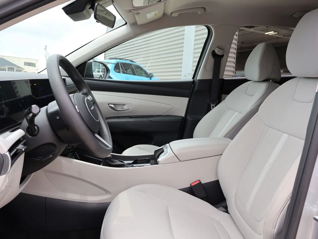 Used 2026 Silver Hyundai SEL image 23