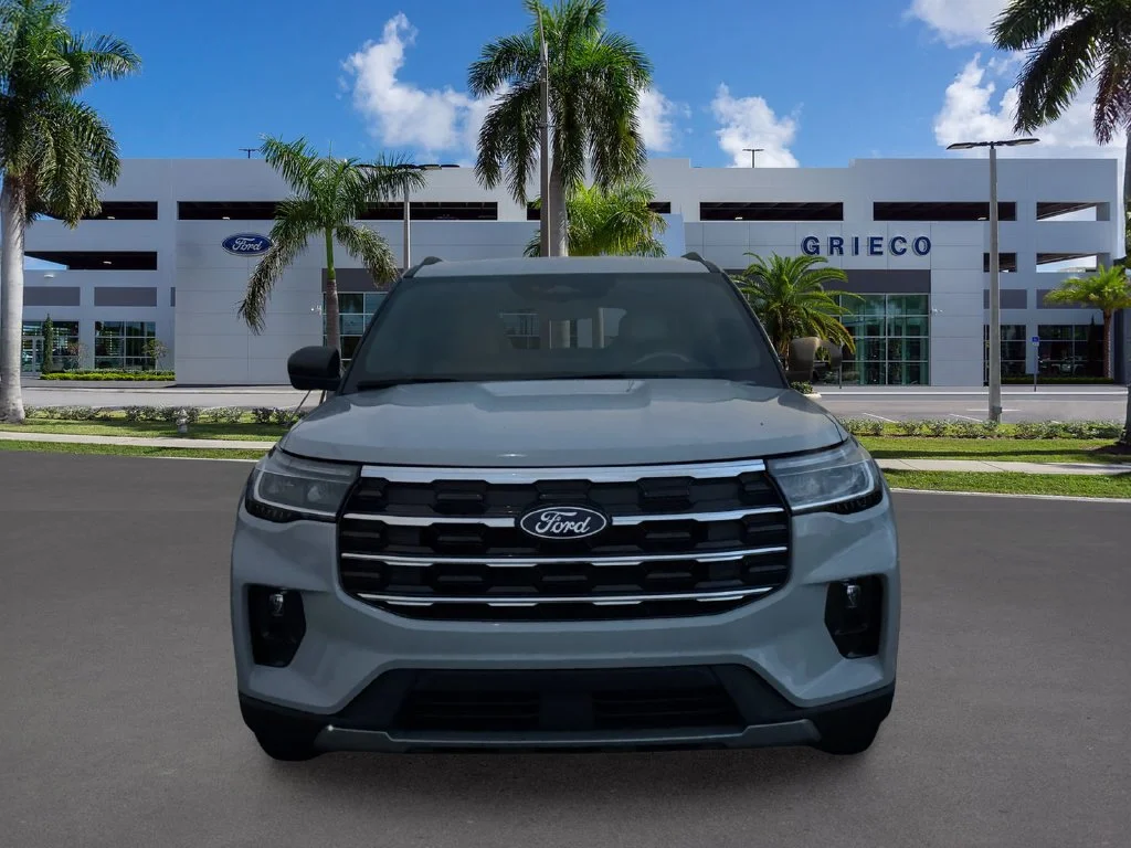 New 2027 Avalanche Gray Ford Active image 2