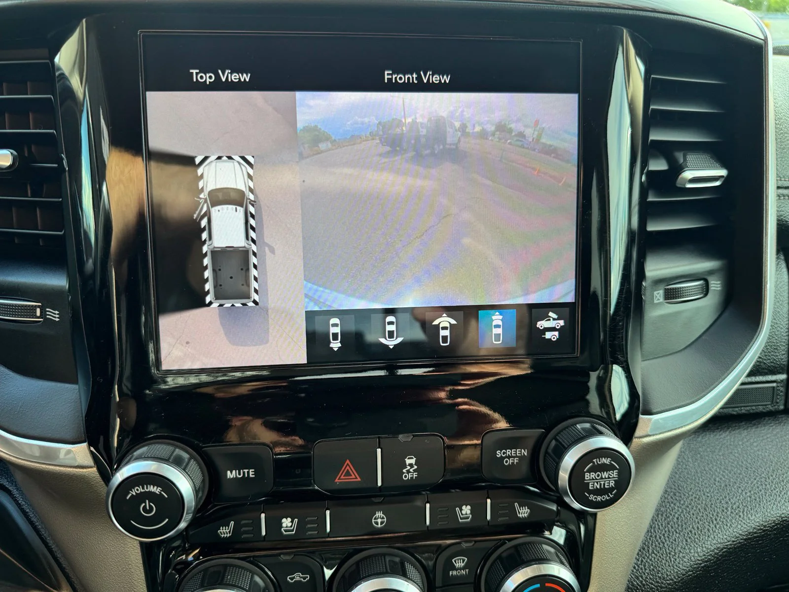 Used 2020 Black Ram Laramie image 28