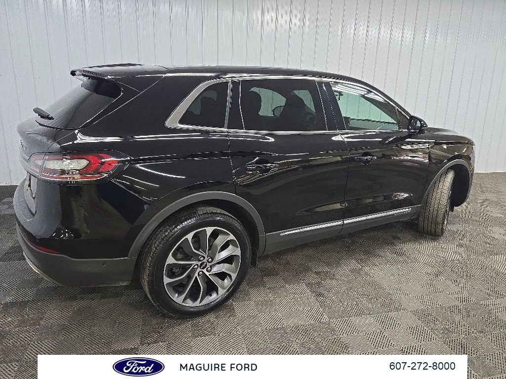 Used 2023 Black Lincoln Reserve image 3