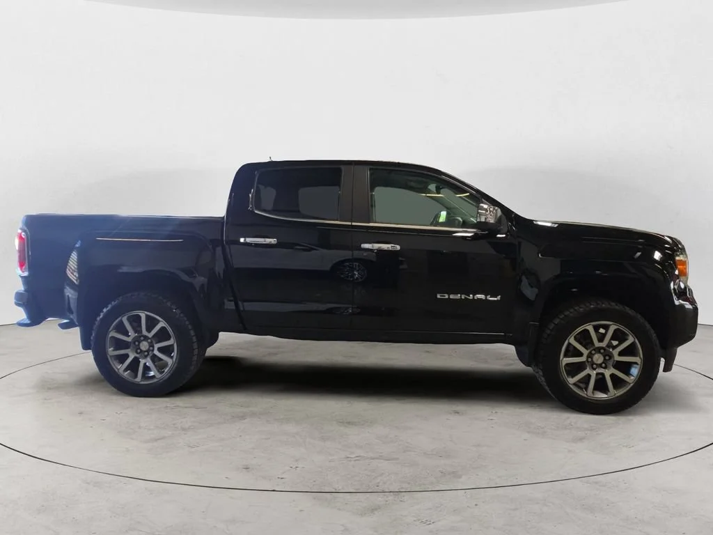 Used 2021 ONYX BLACK GMC 4WD Denali image 7