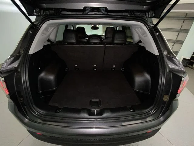 Used 2022 Gray Jeep Latitude Lux image 22