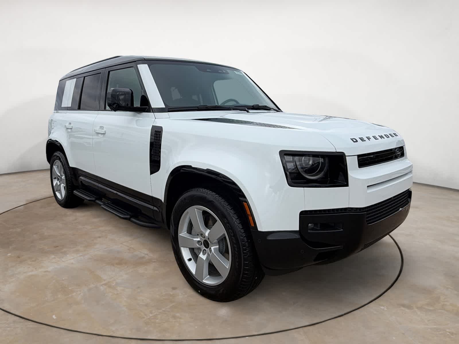 New 2026 Fuji White Land Rover X-Dynamic SE image 7