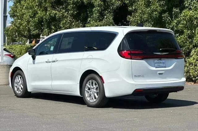 2026 Chrysler Pacifica Select - Photo 6