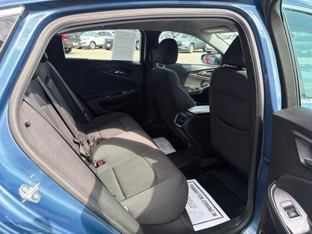 Used 2024 Lakeshore Blue Metallic Chevrolet LT image 18