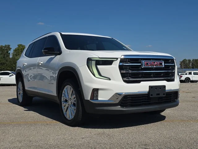 Used 2024 White GMC Elevation image 7