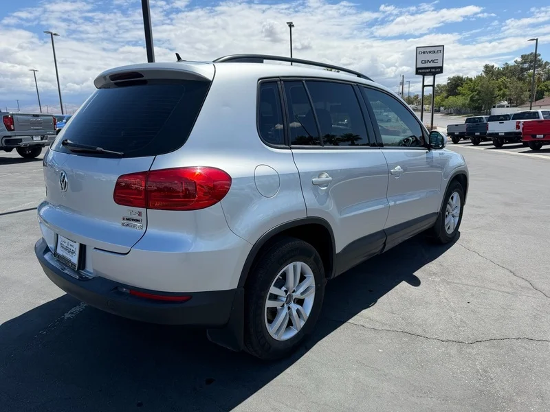 2016 Volkswagen Tiguan 2.0T S 4Motion's photo