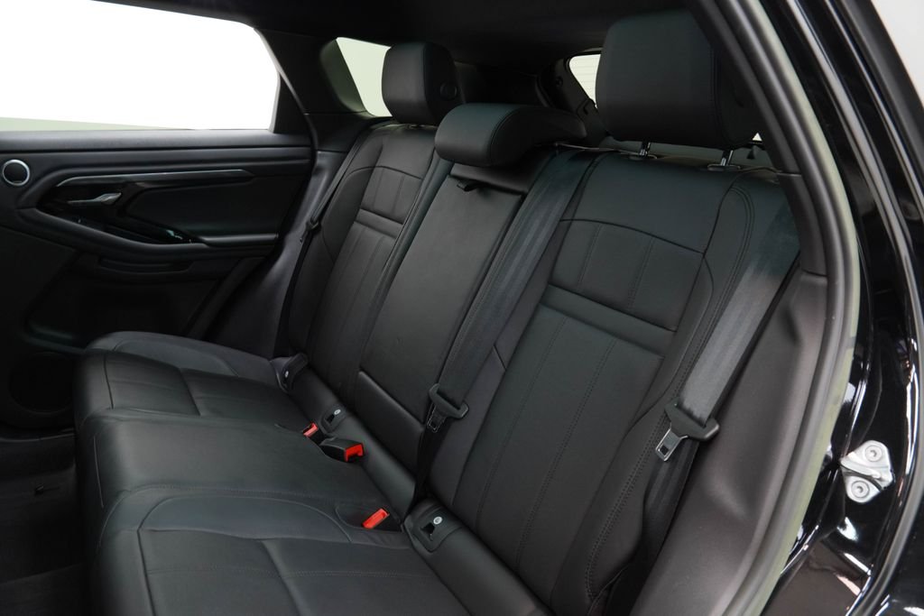 Used 2023 Black Land Rover R-Dynamic SE image 17