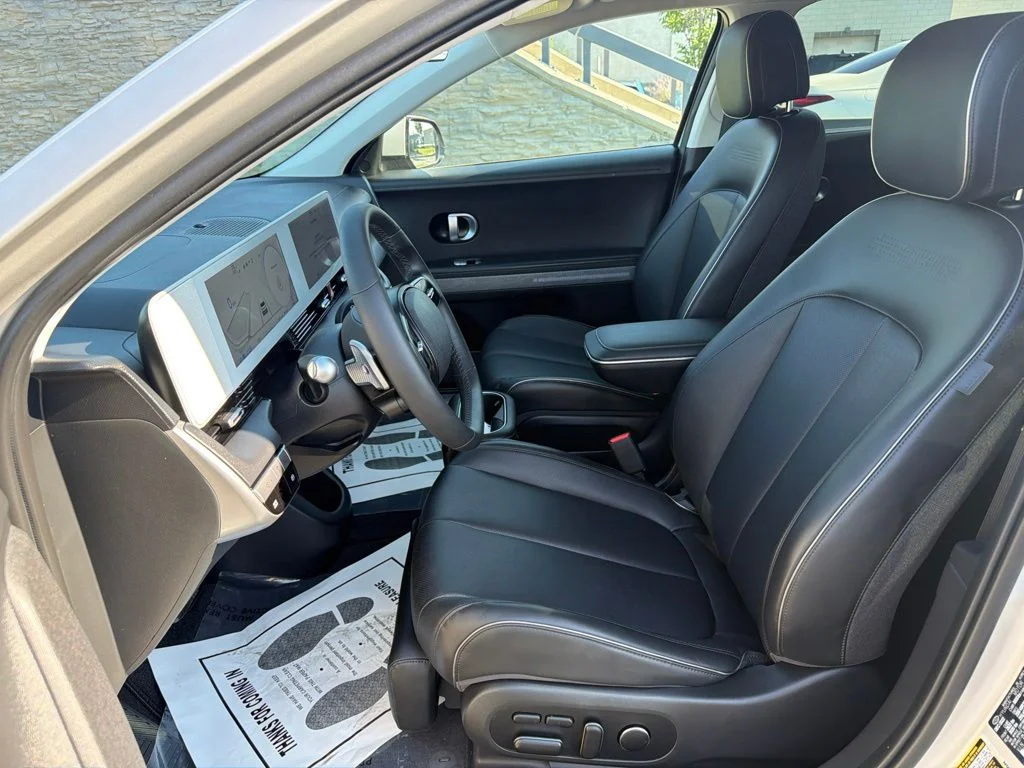 Used 2023 Gold Hyundai Limited image 10