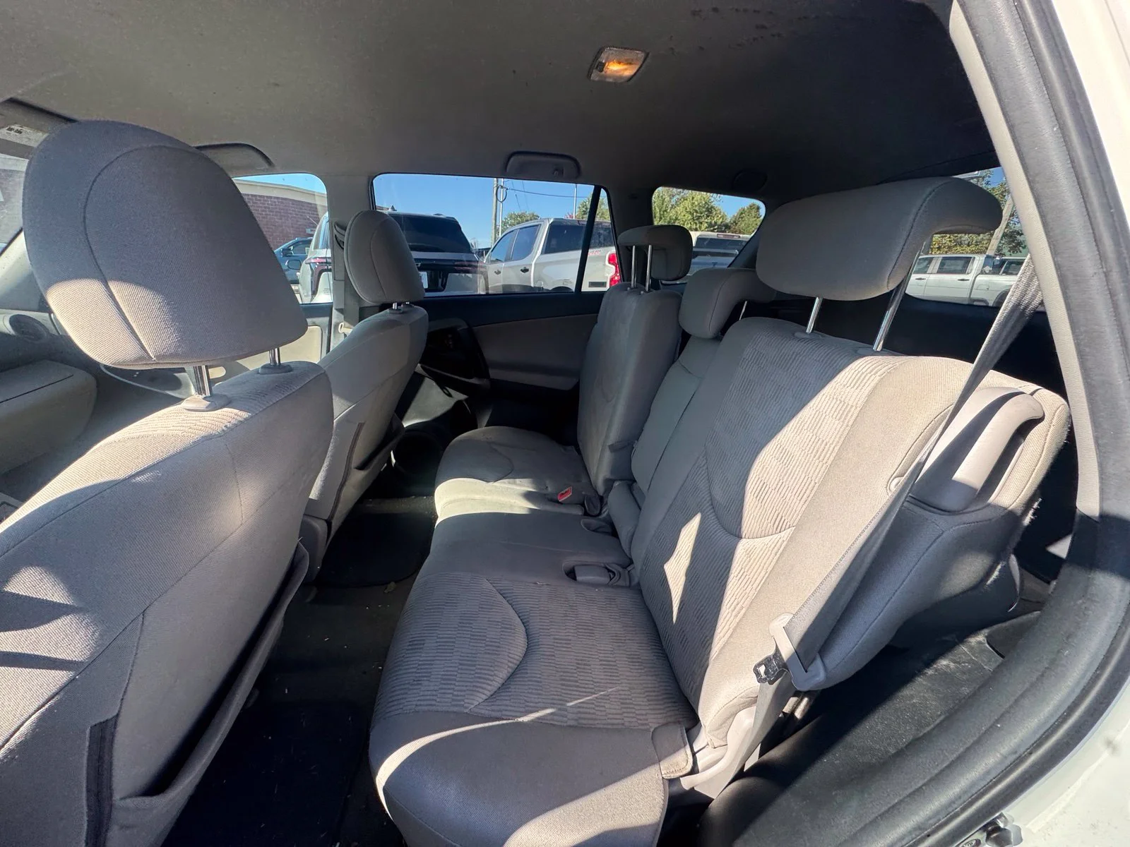 Used 2011 White Toyota Base image 14