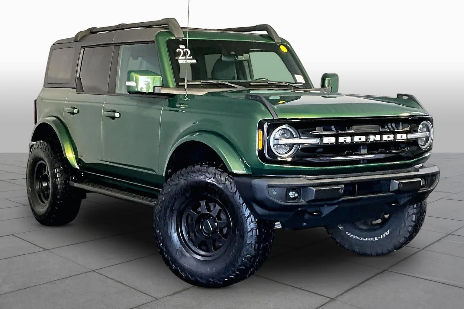 Used 2022 Eruption Green Ford Outer Banks image 3