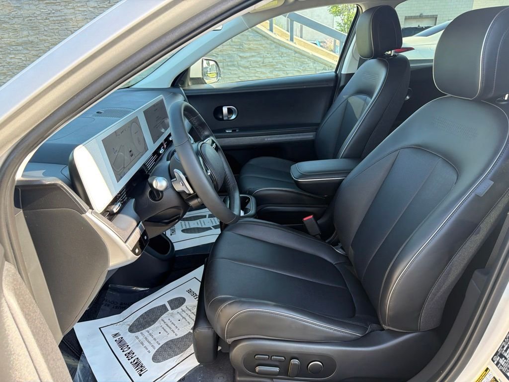 Used 2023 Gold Hyundai Limited image 10