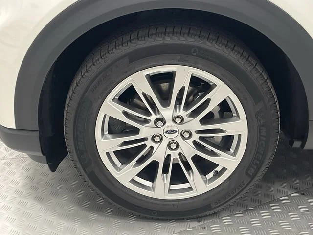 New 2026 Star White Metallic Tri-Coat Ford Platinum image 21