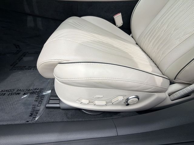 Used 2021 White Genesis 3.5T image 12