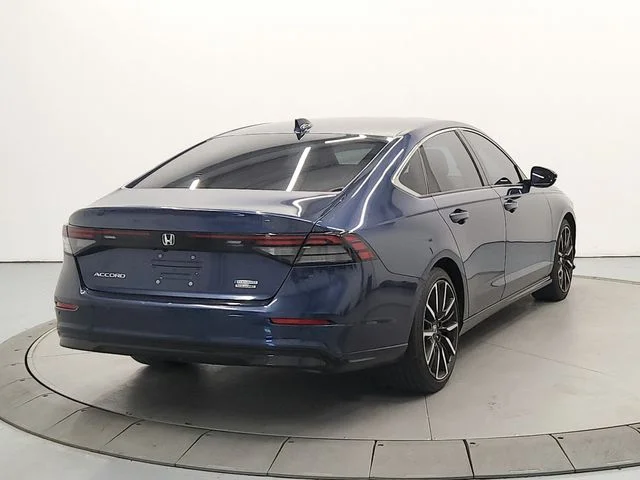 Used 2024  Honda Touring image 6