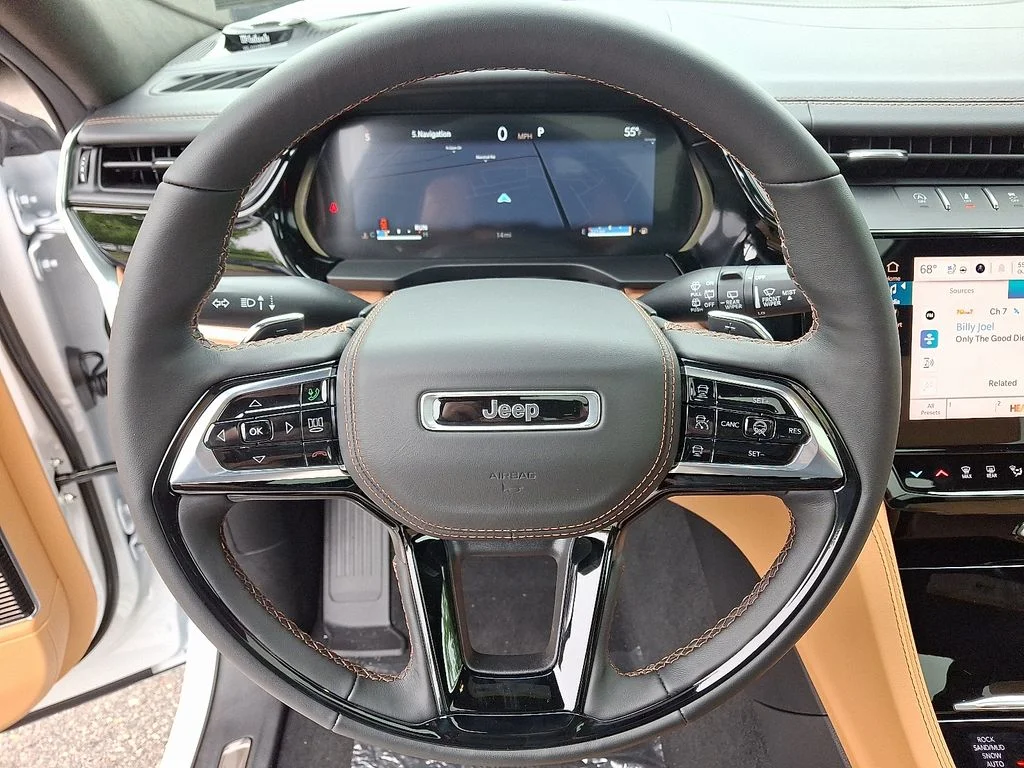 New 2026 Bright White Clear-Coat Exterior Paint Jeep Summit image 15