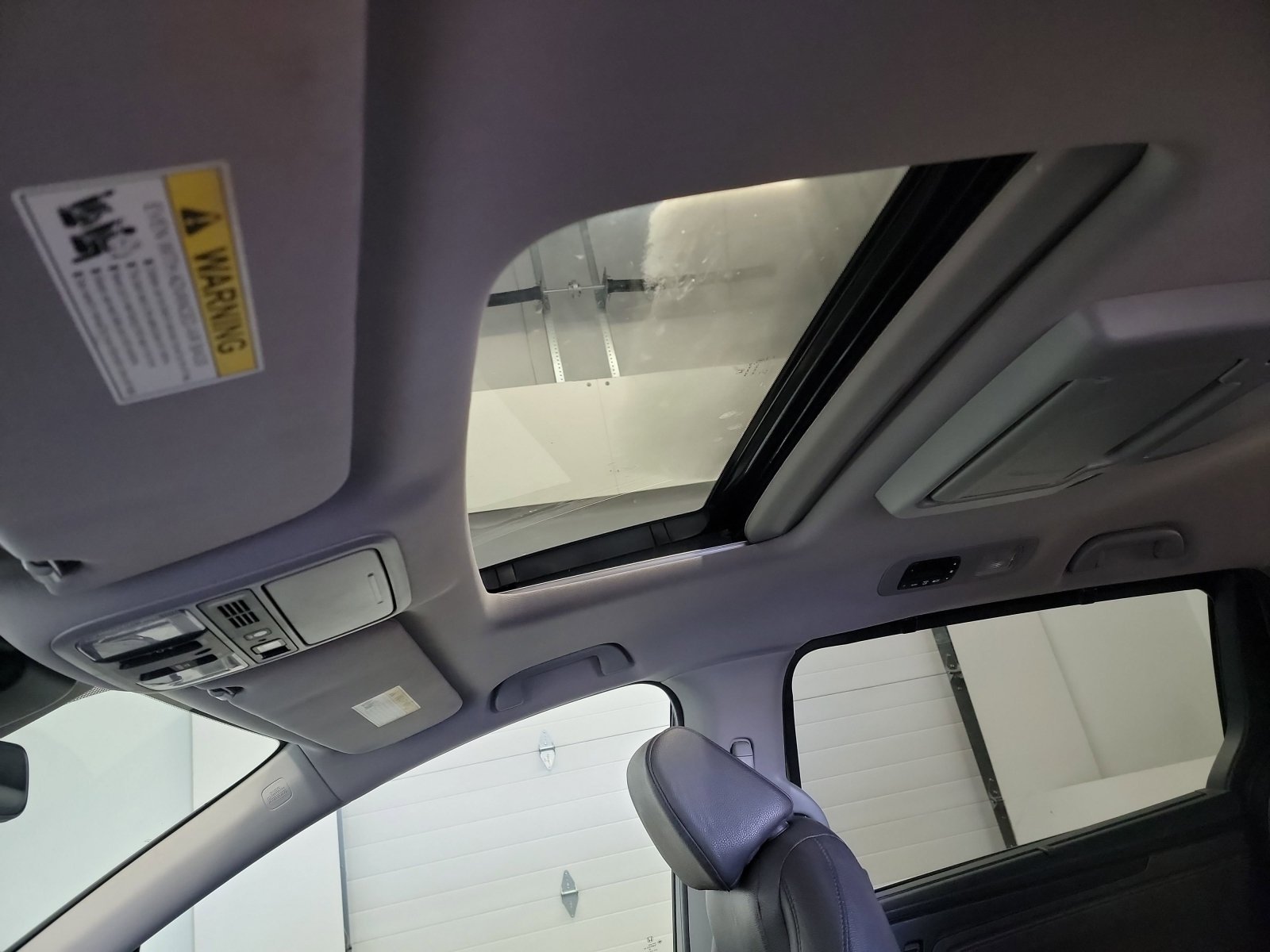 Used 2018 Modern Steel Metallic Honda Touring image 23