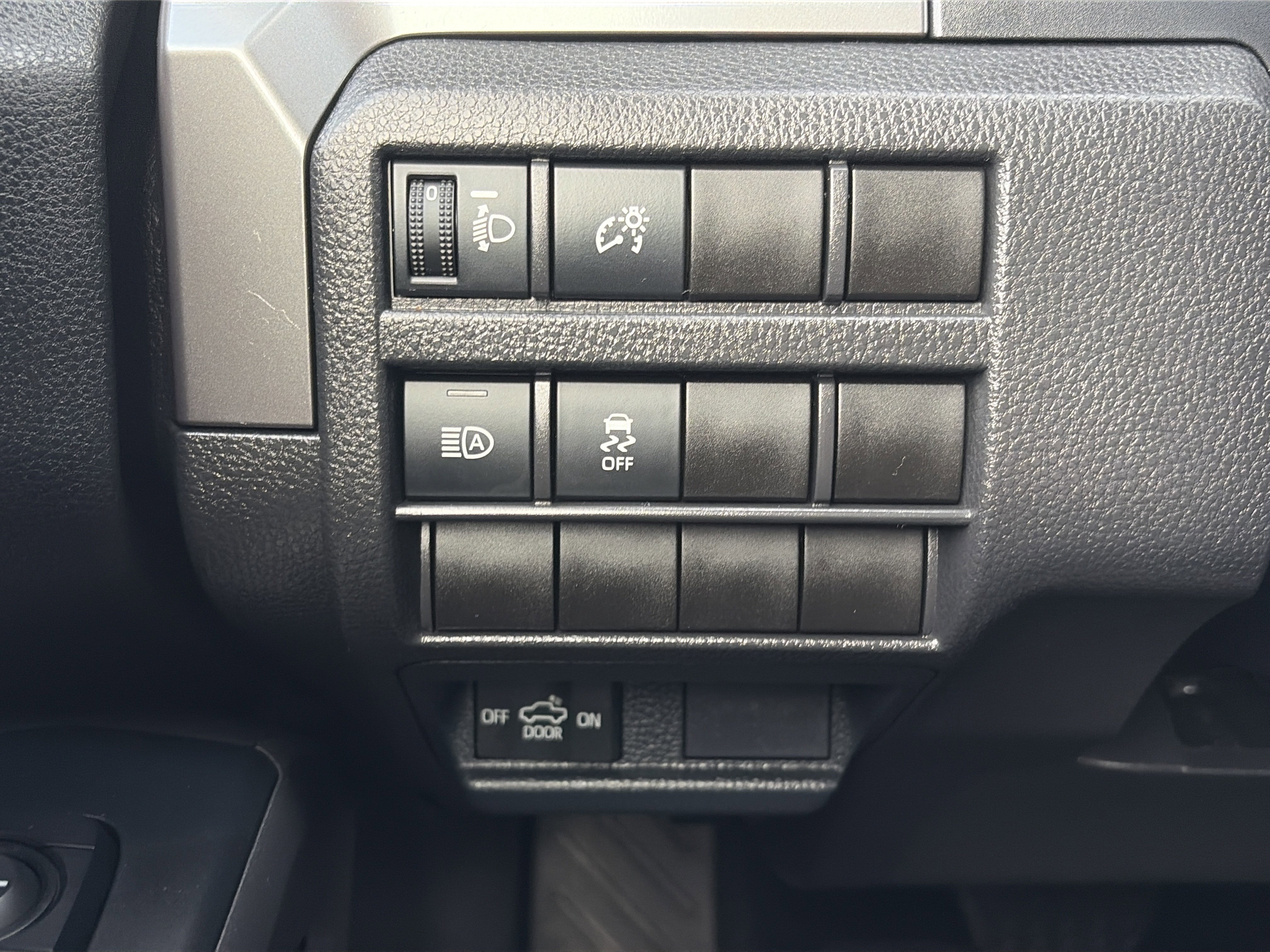 2025 Toyota Tacoma SR5 - Photo 14