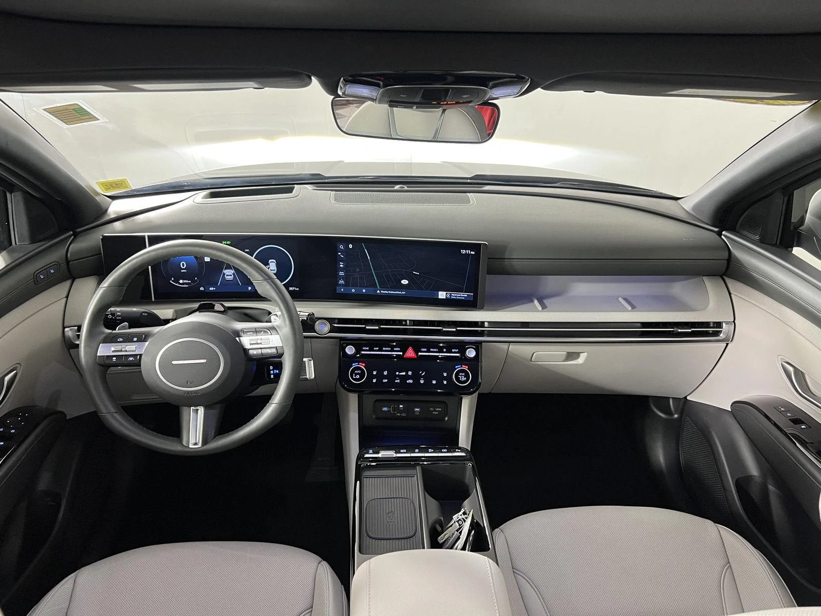 Used 2025 Phantom Black Hyundai Limited image 16