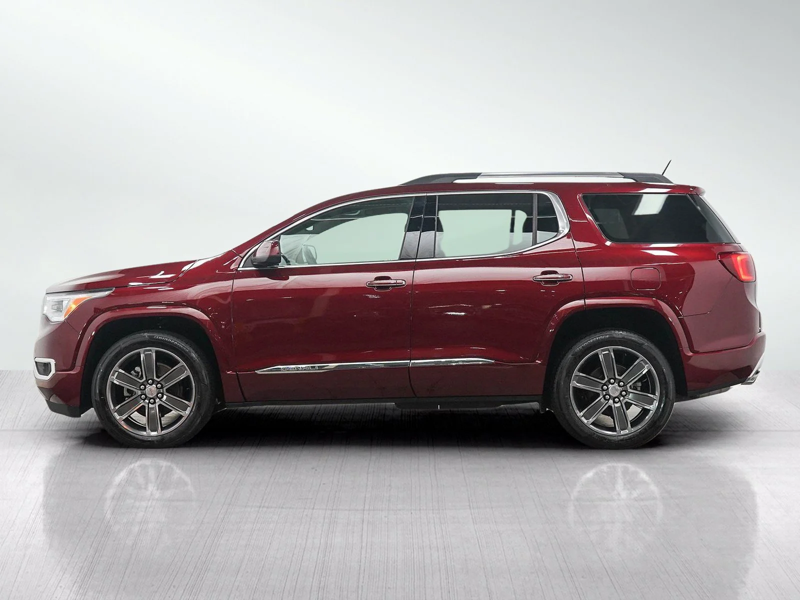 Used 2017 GMC Acadia Denali with VIN 1GKKNXLS3HZ240736 for sale in Roseville, Minnesota