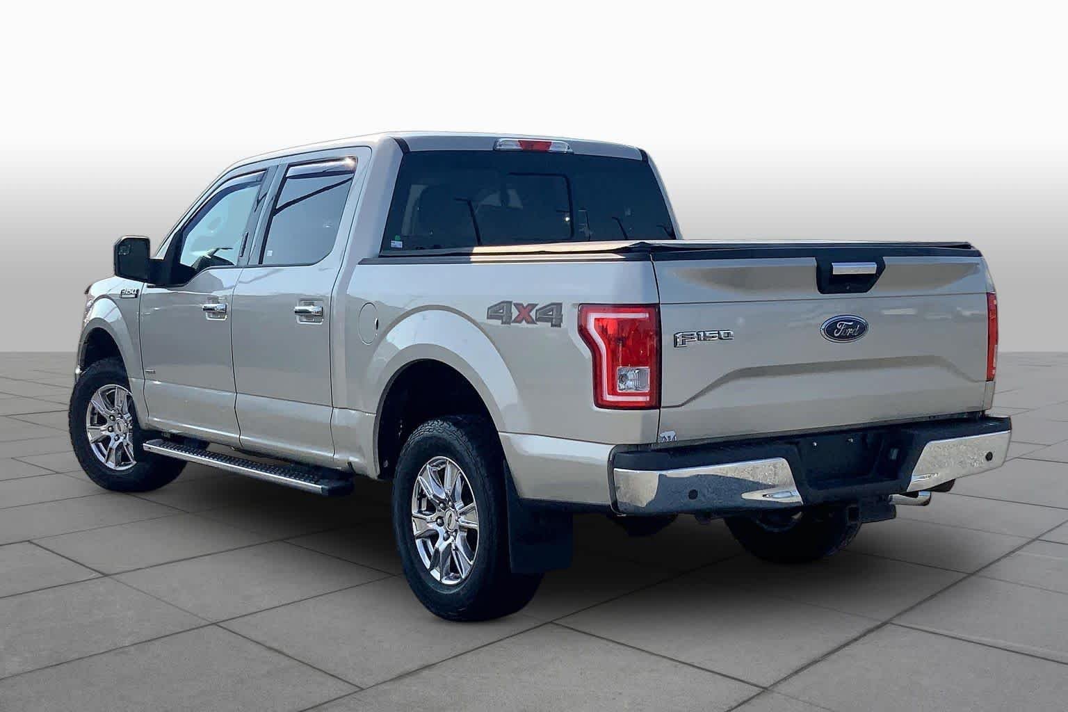 Used 2017 White Gold Ford XLT image 11