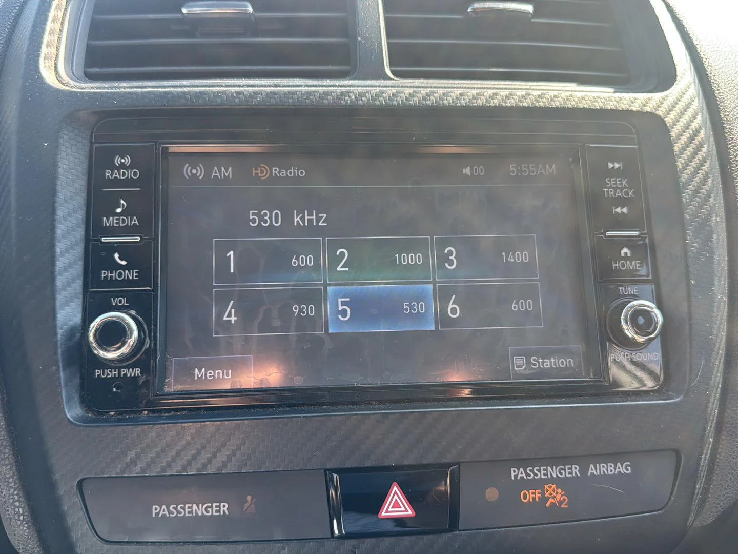 Used 2018 Diamond White Pearl Mitsubishi LE 2.0 image 15