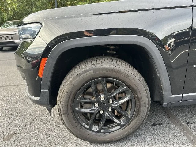 Used 2023 Black Jeep Laredo image 26