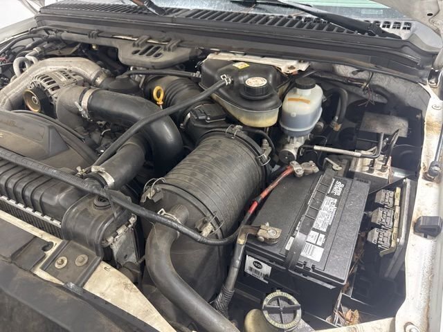 Used 2006 White Ford XL image 22