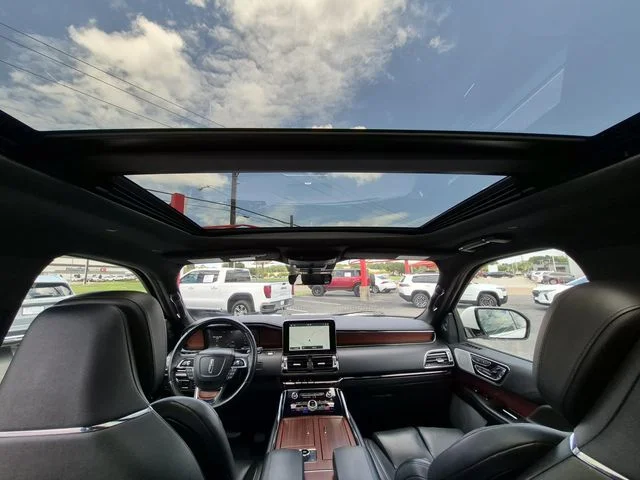 Used 2021 Pristine White Lincoln Reserve image 21