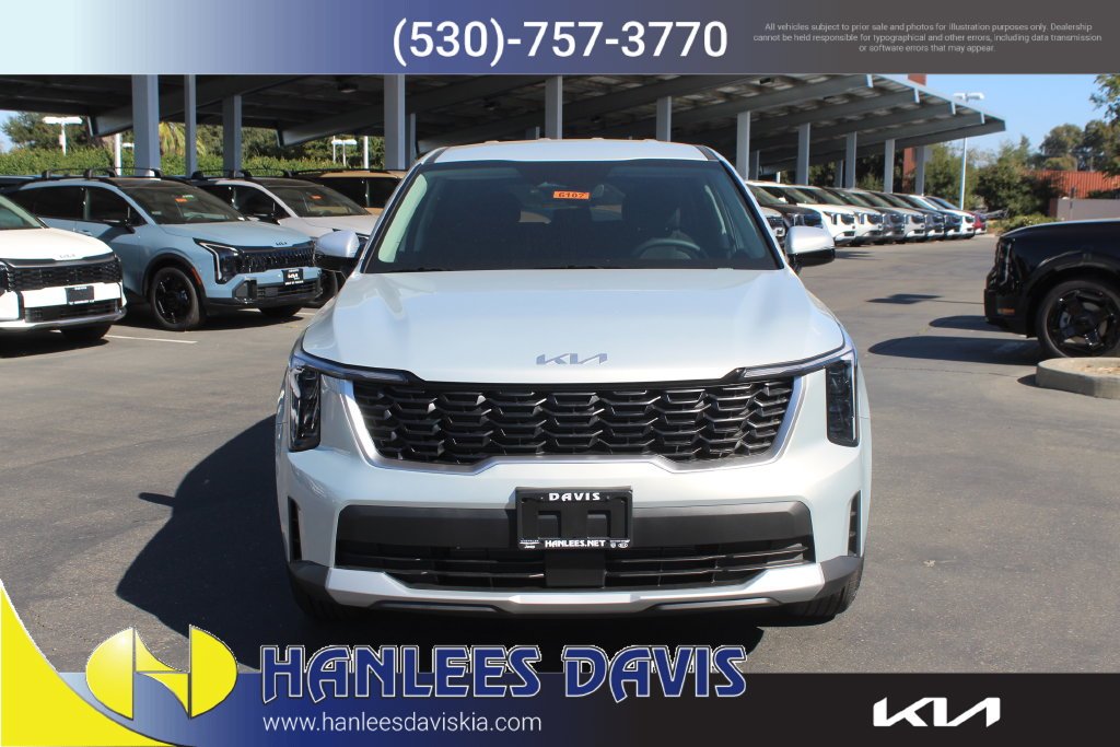 New 2026 Ivory Silver Kia LX image 4