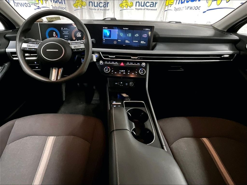Used 2024 Gray Hyundai SEL image 21