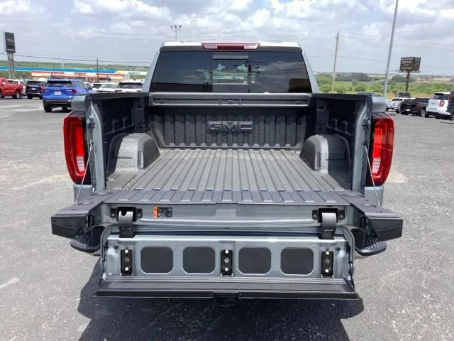 2026 GMC Sierra 1500 SLT - Photo 13