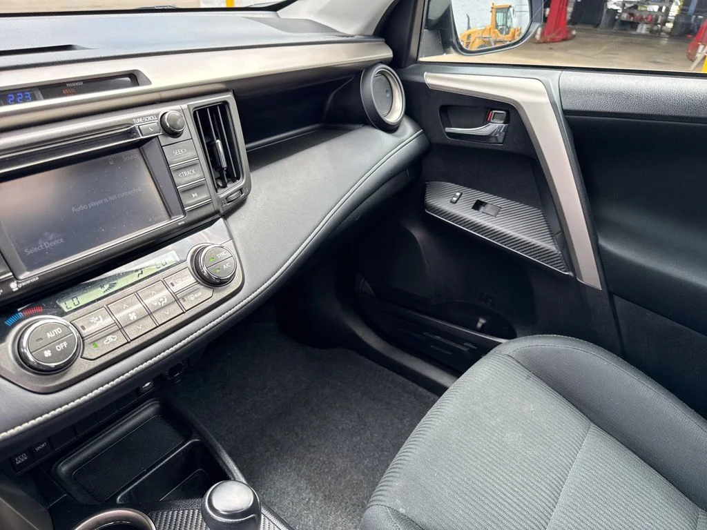 Used 2015 Blue Crush Metallic Toyota XLE image 22