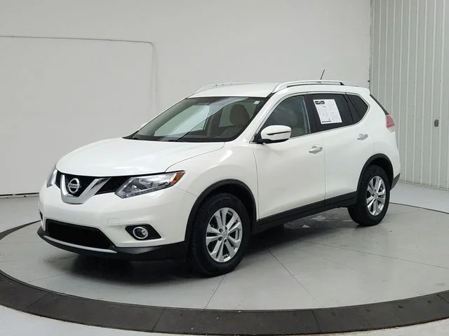 Used 2016 White Nissan SV image 3