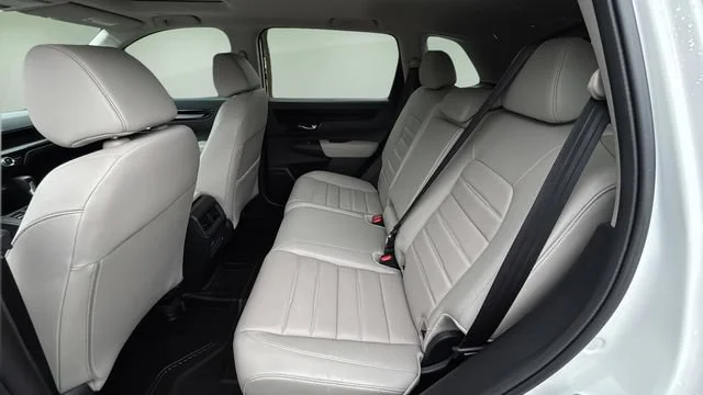 Used 2025 White Honda EX-L image 20