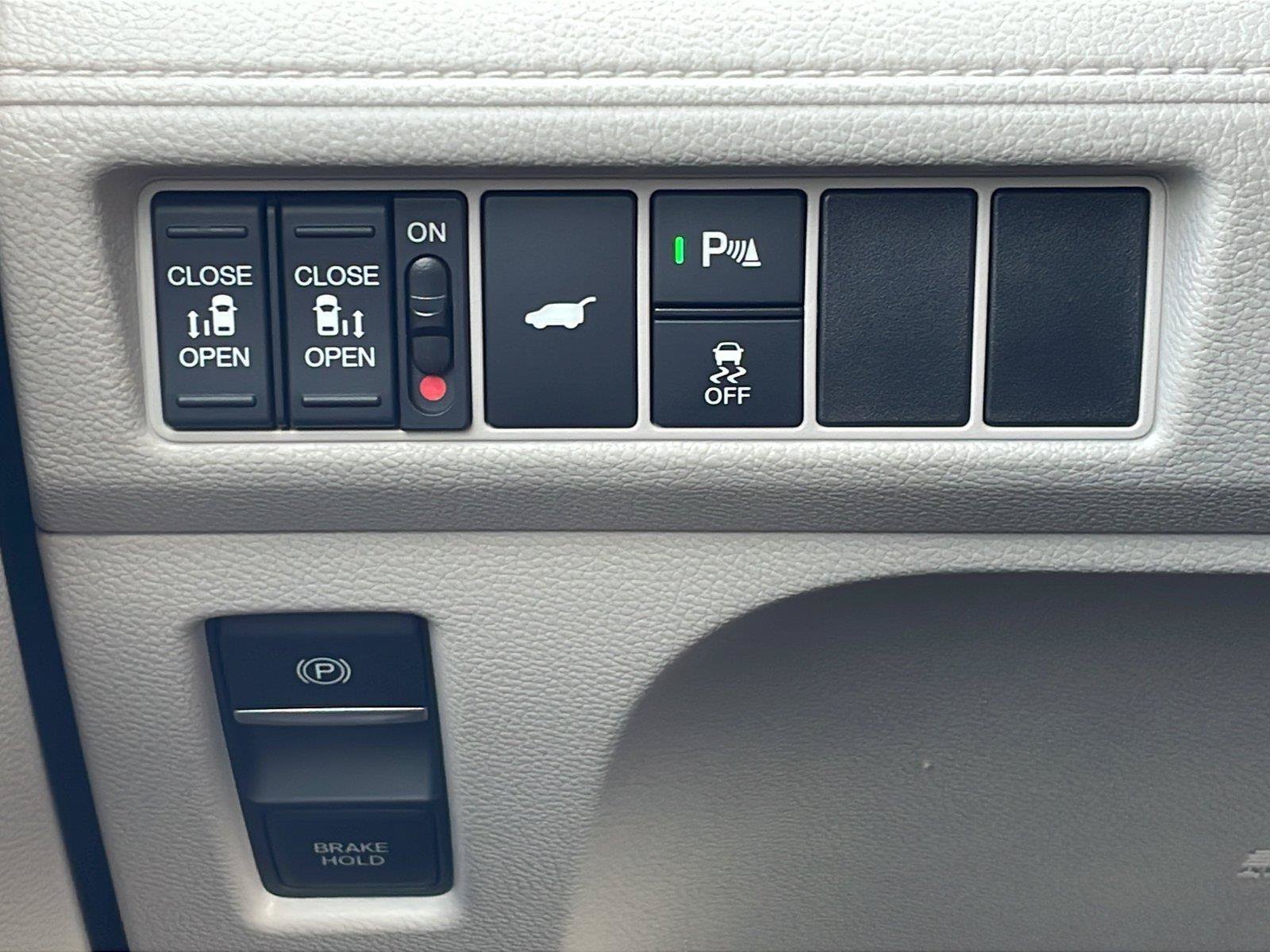 Certified Used 2026 Solar Silver Metallic Honda Touring image 46