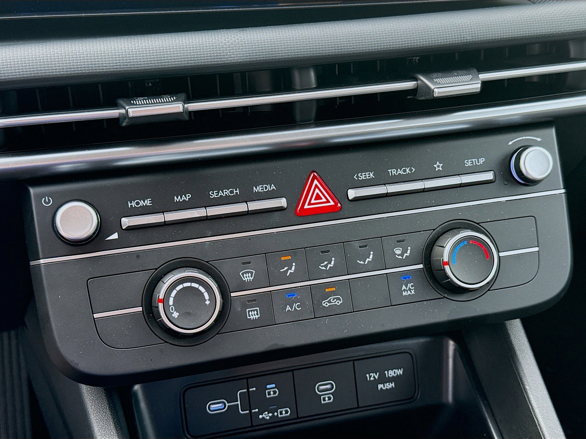 2025 Hyundai Tucson SE - Photo 36