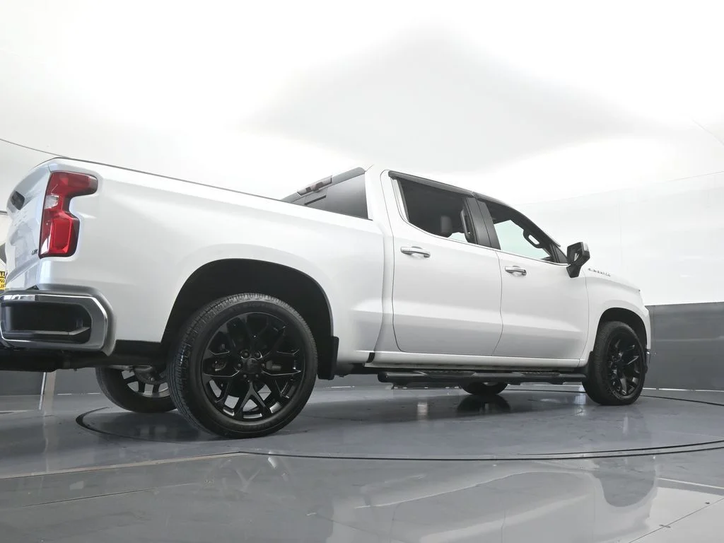 Used 2022 Iridescent Pearl Tricoat Chevrolet LTZ image 63