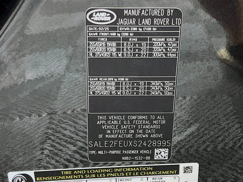 Certified Used 2025 Carpathian Grey Premium Metallic Land Rover X-Dynamic SE image 35