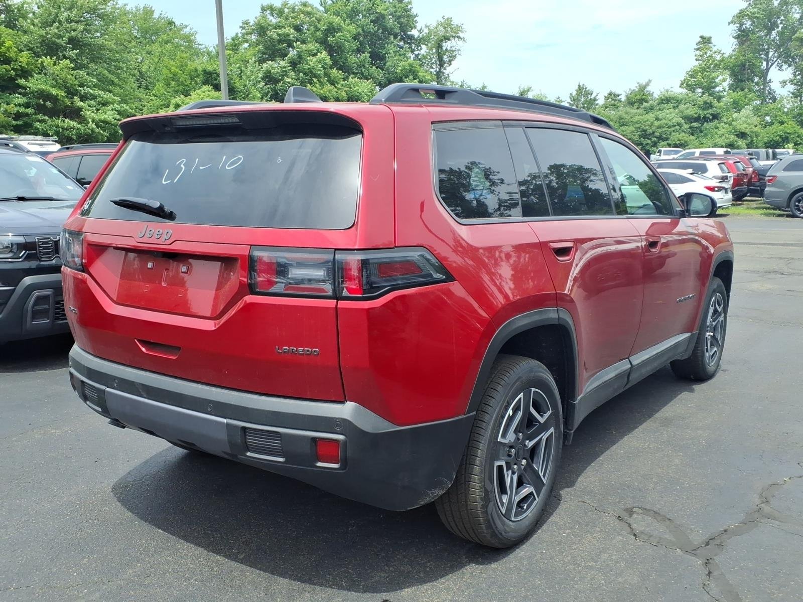 New 2026 Red Hot Pearl-Coat Exterior Paint Jeep Laredo image 6